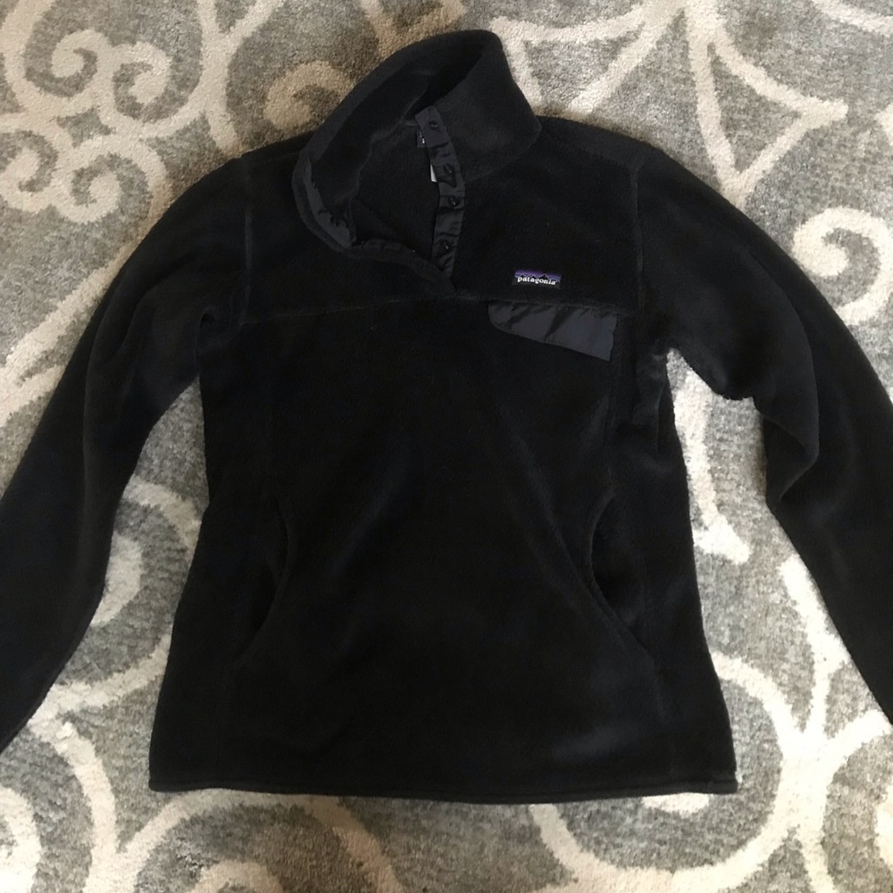 Black Patagonia women’s pullover